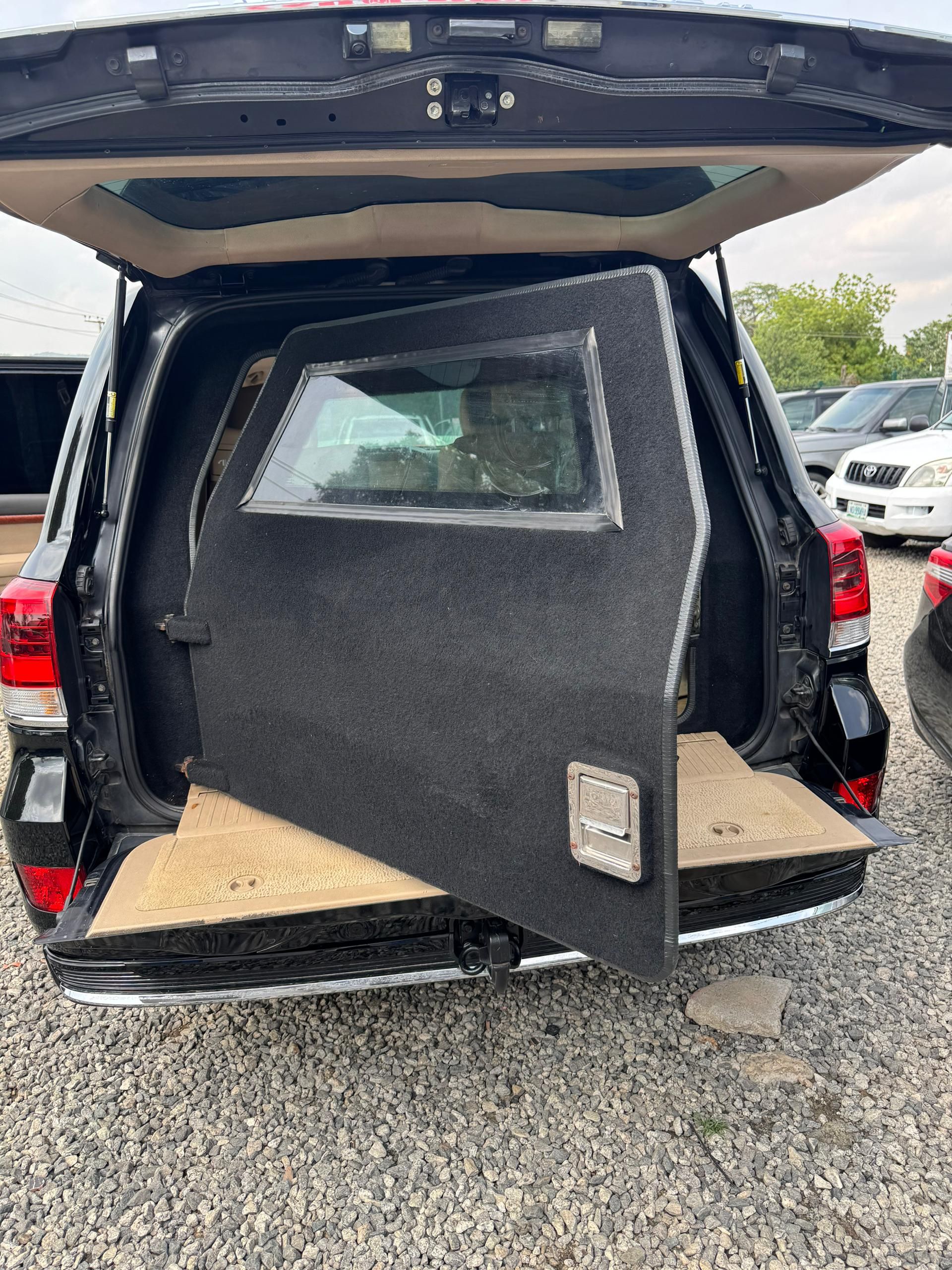 Vehicle - Image 6