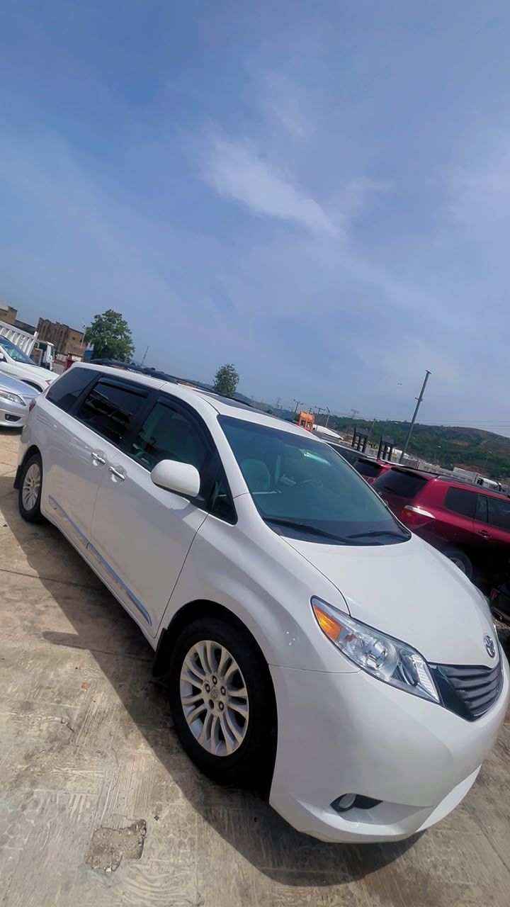 Vehicle - Image 6