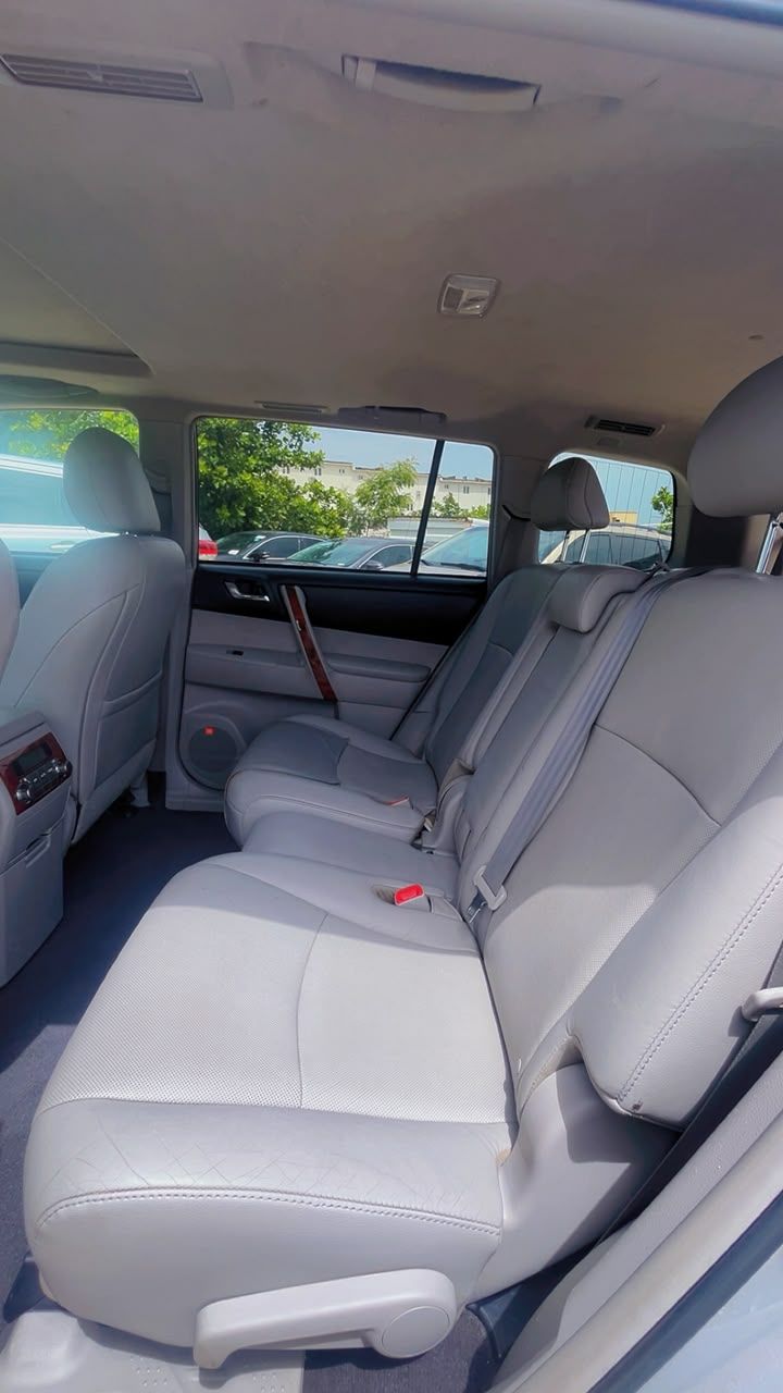 Vehicle - Image 8