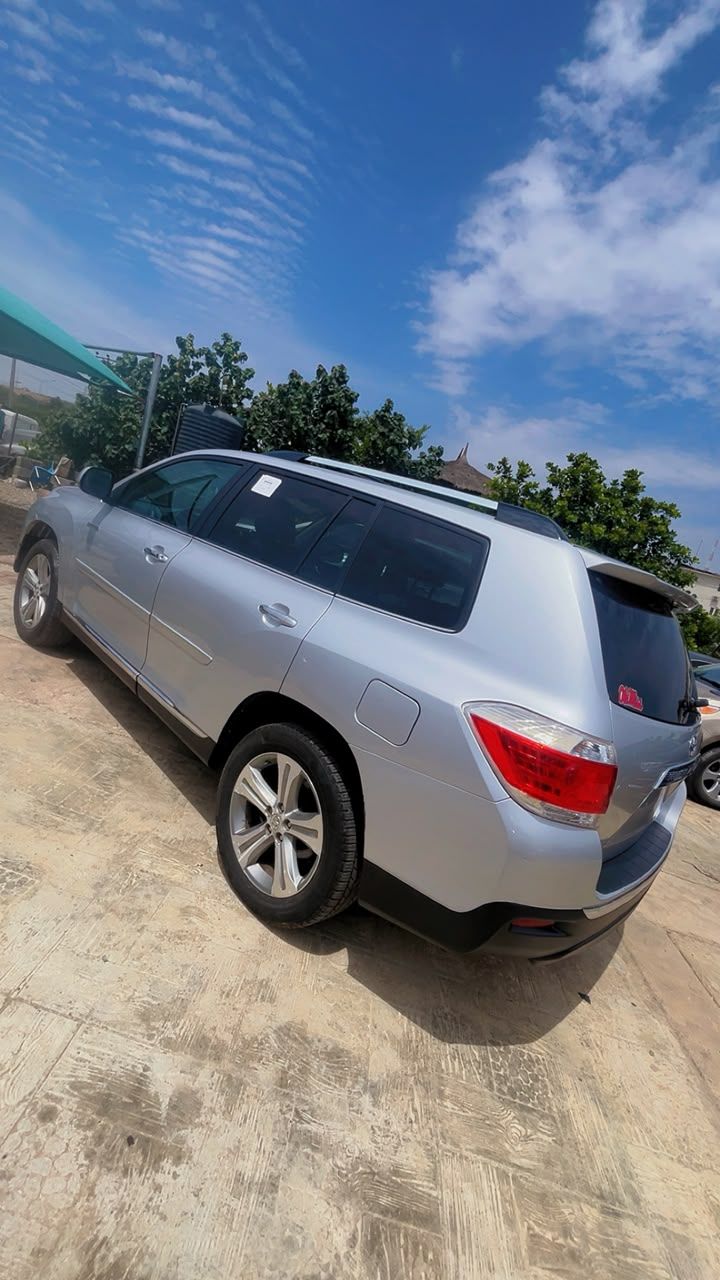 Vehicle - Image 4