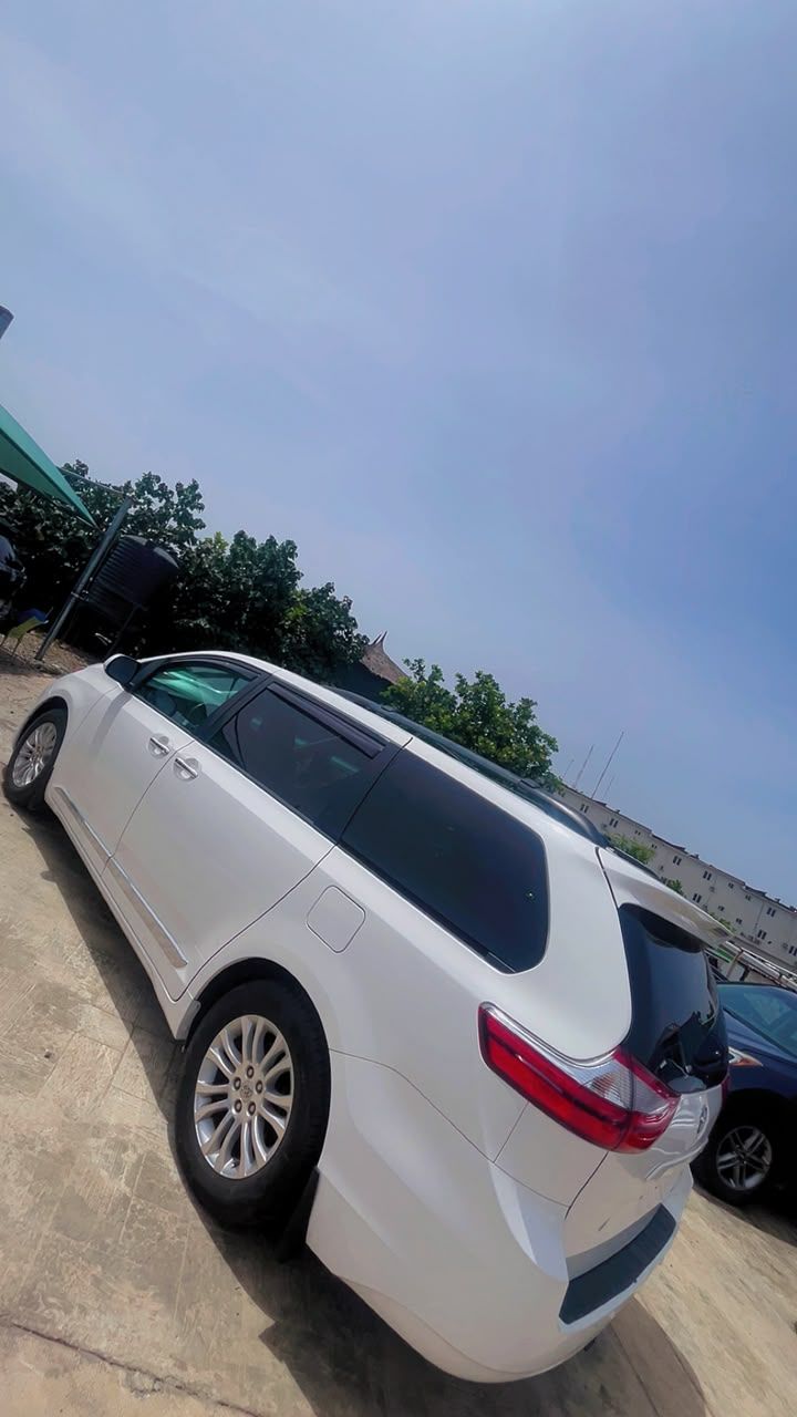 Vehicle - Image 3