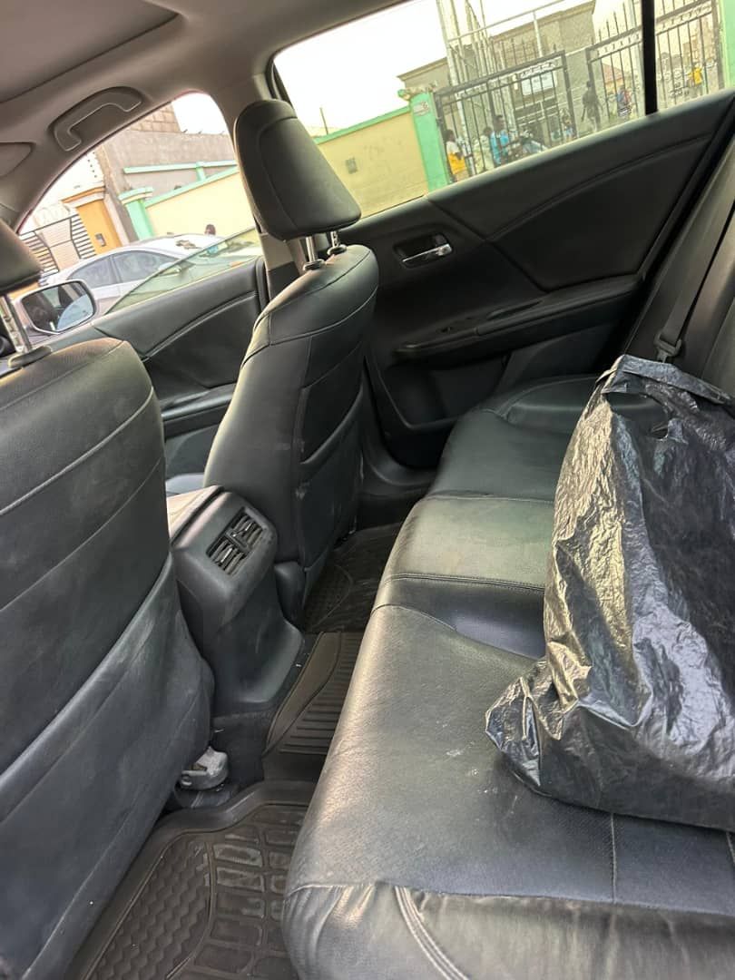 Vehicle - Image 6