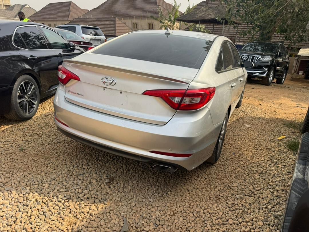 Vehicle - Image 8
