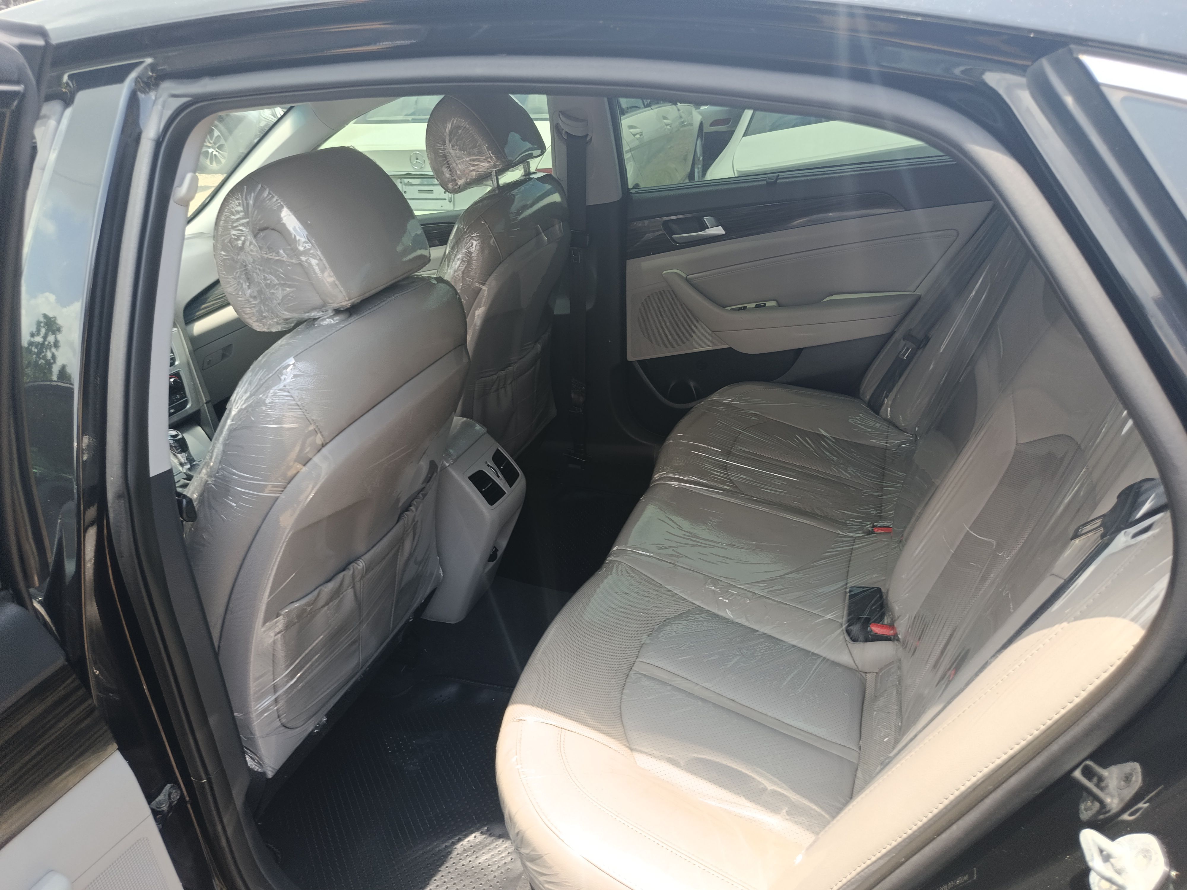 Vehicle - Image 3