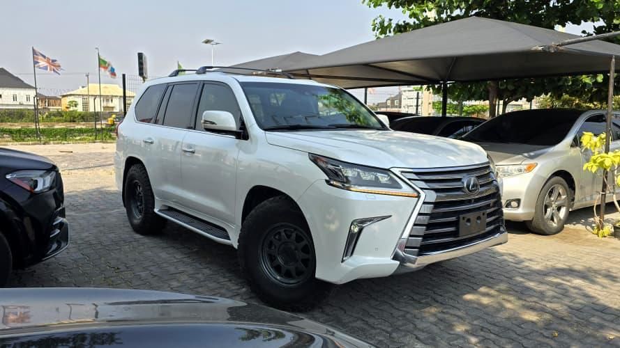 Vehicle - Image 13