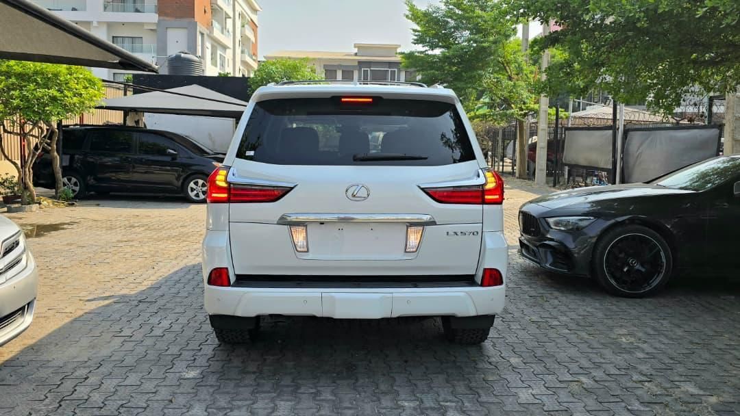 Vehicle - Image 11
