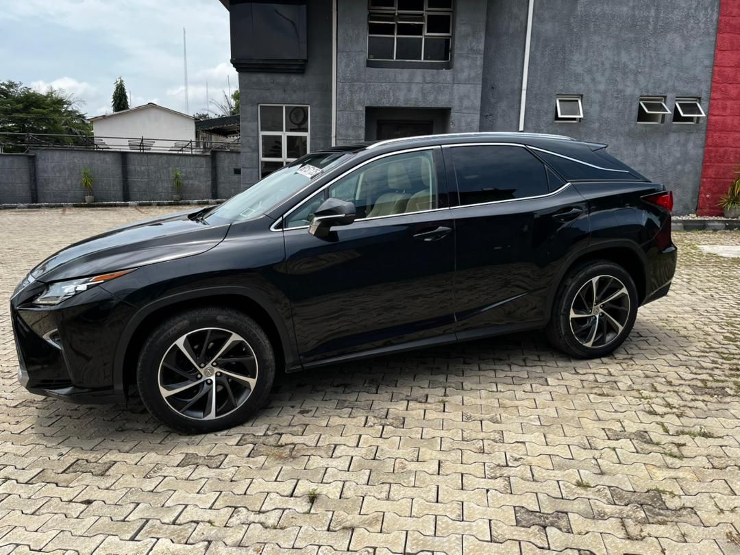 Vehicle - Image 10