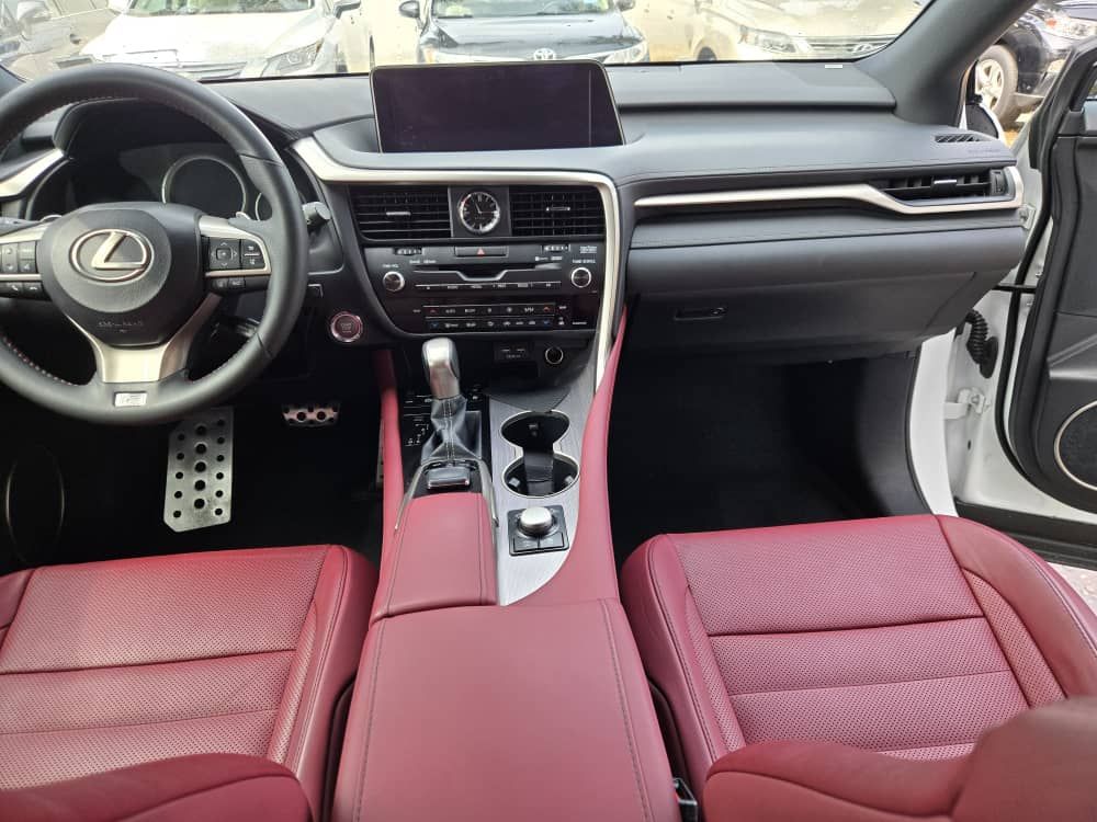 Vehicle - Image 8