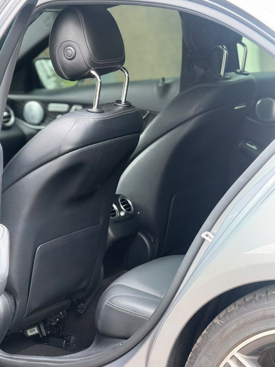 Vehicle - Image 8