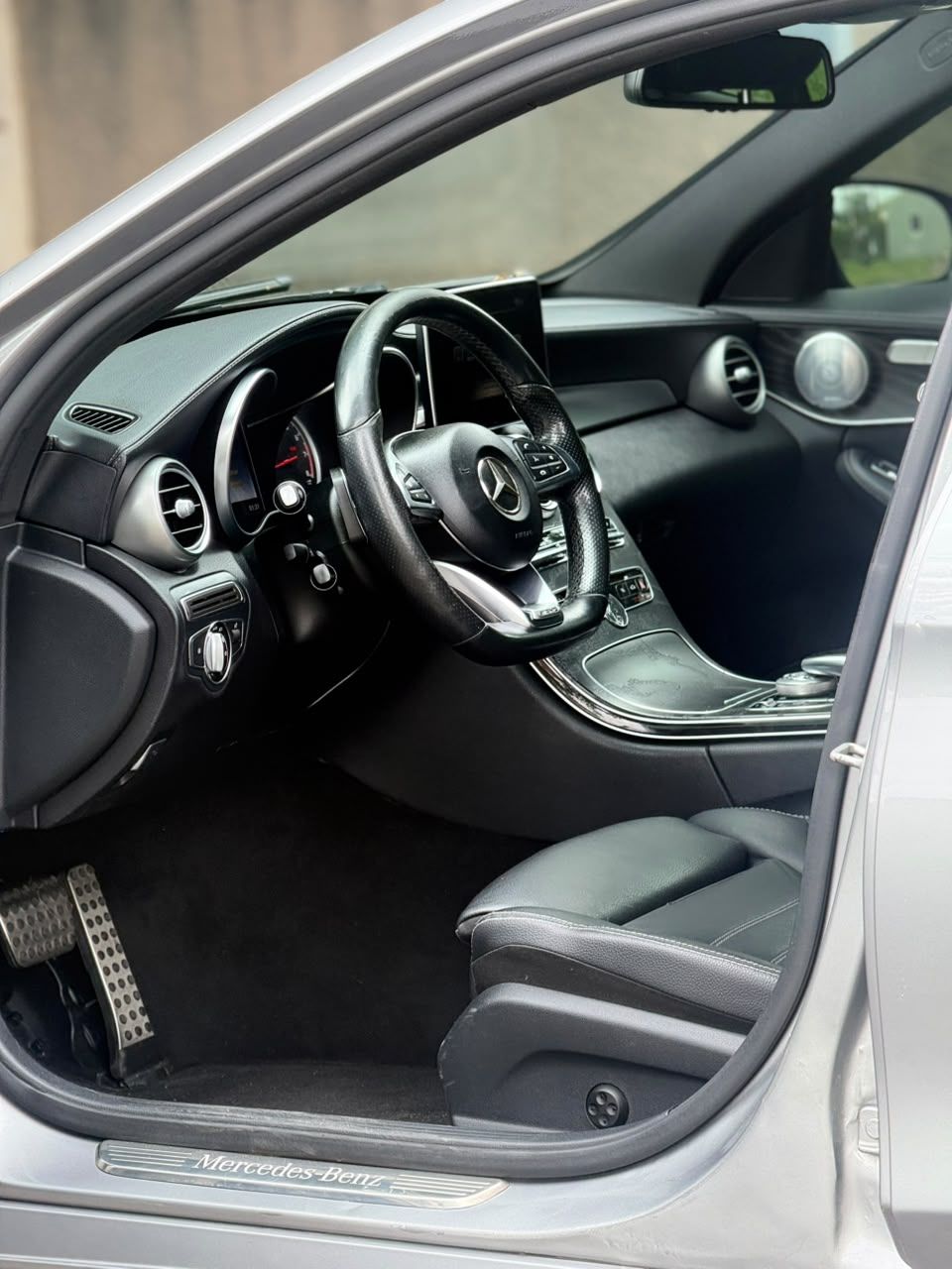 Vehicle - Image 4
