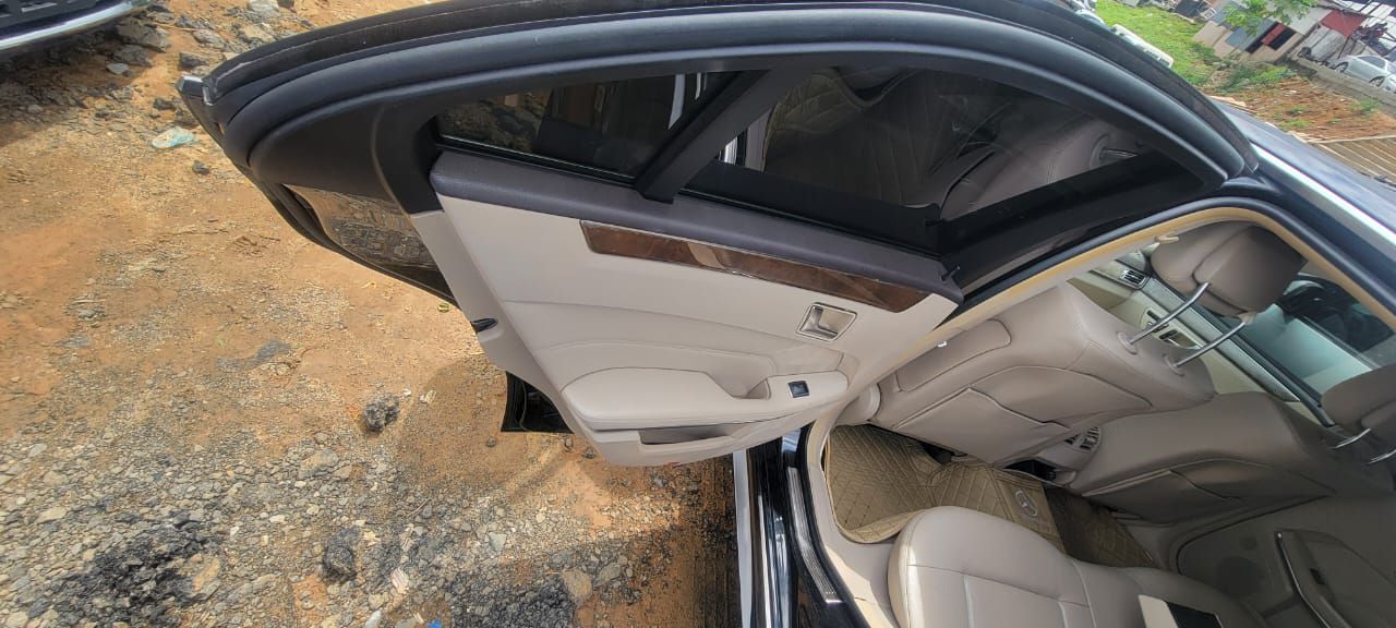 Vehicle - Image 7