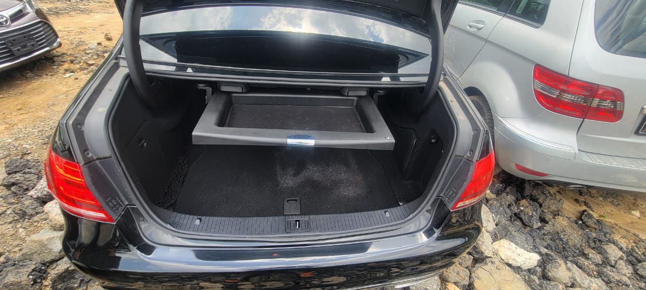 Vehicle - Image 10