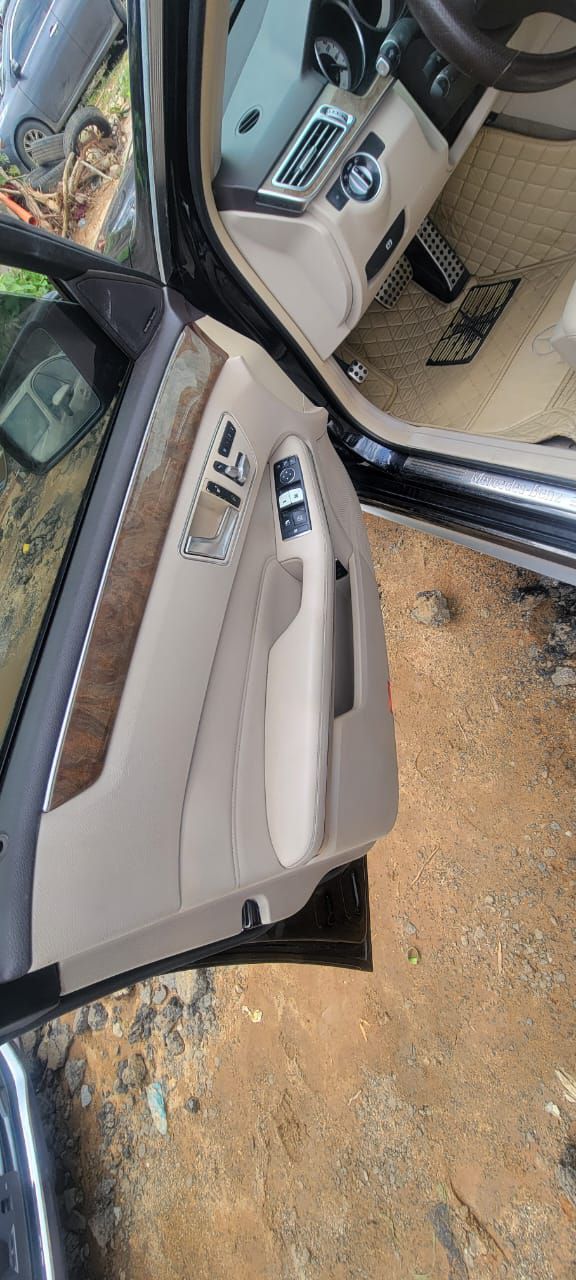 Vehicle - Image 8