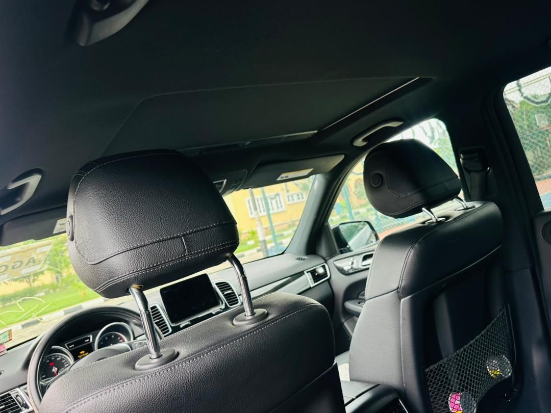 Vehicle - Image 6