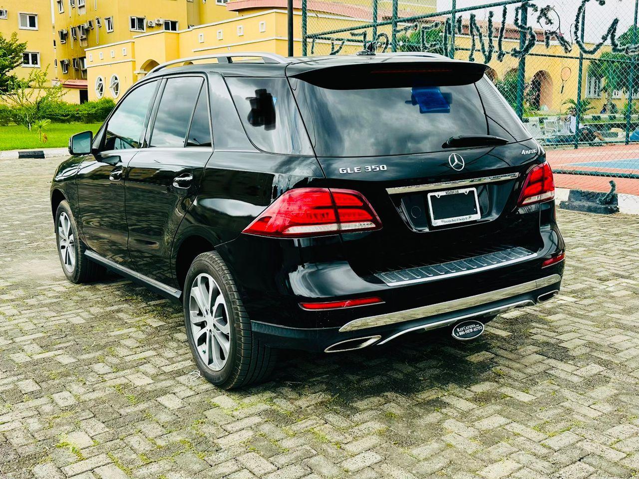 Vehicle - Image 12