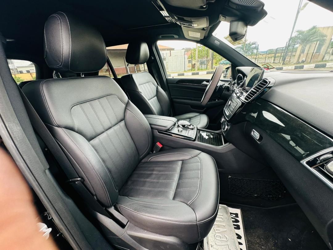 Vehicle - Image 13