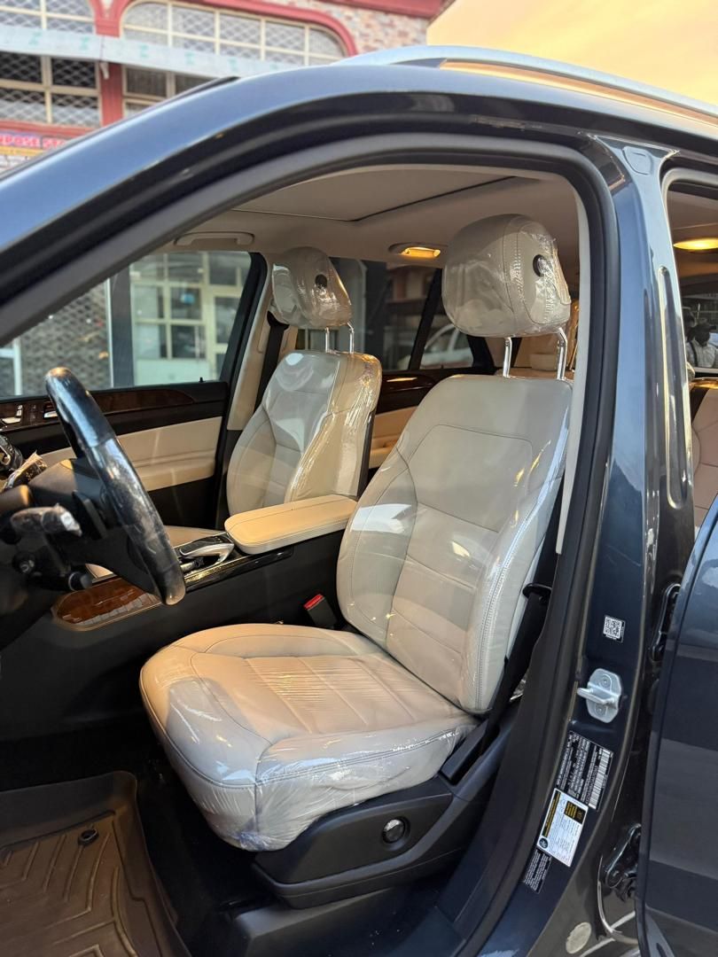 Vehicle - Image 7
