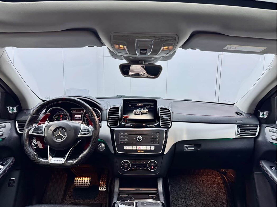 Vehicle - Image 3