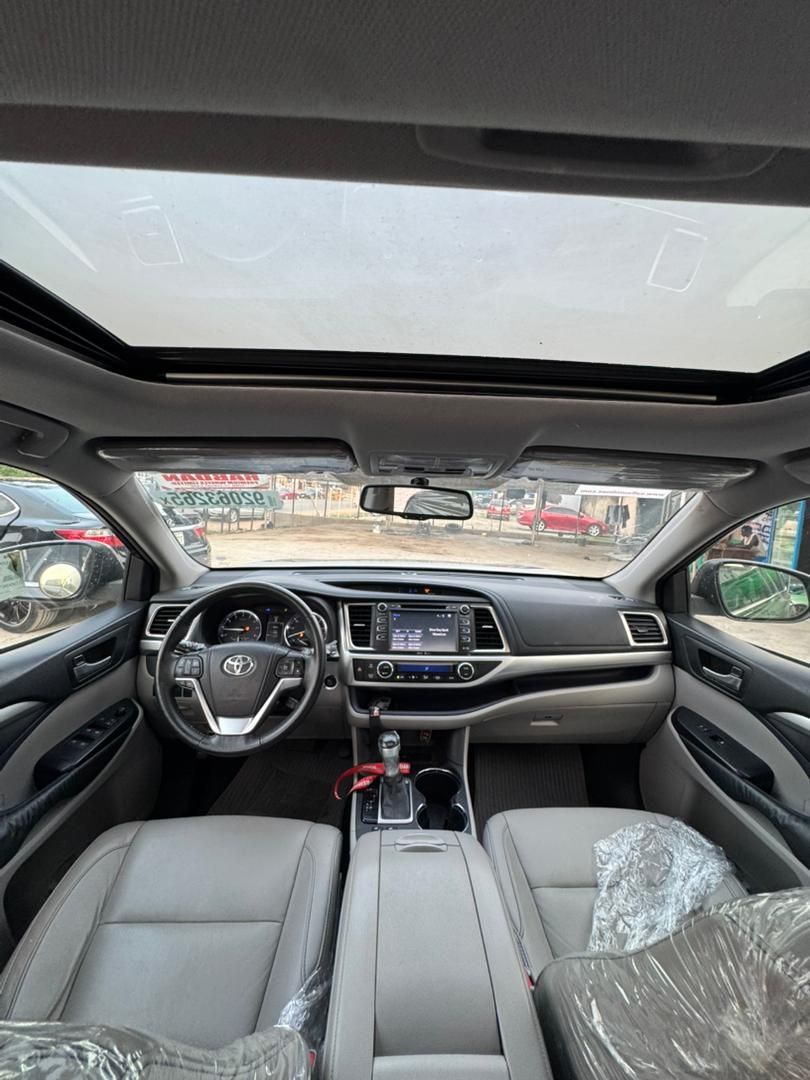 Vehicle - Image 5