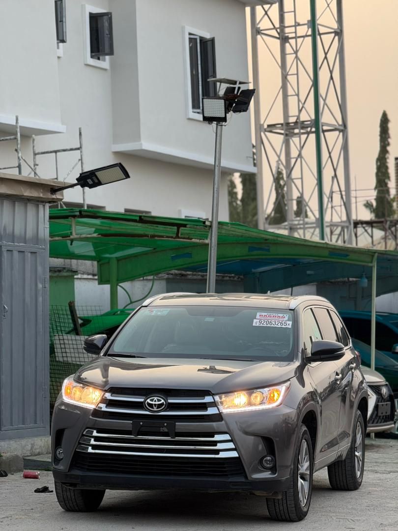 Vehicle - Image 3
