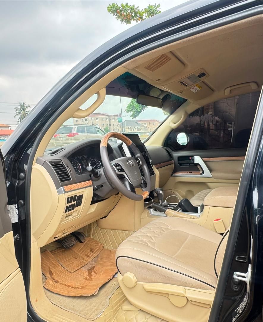 Vehicle - Image 5