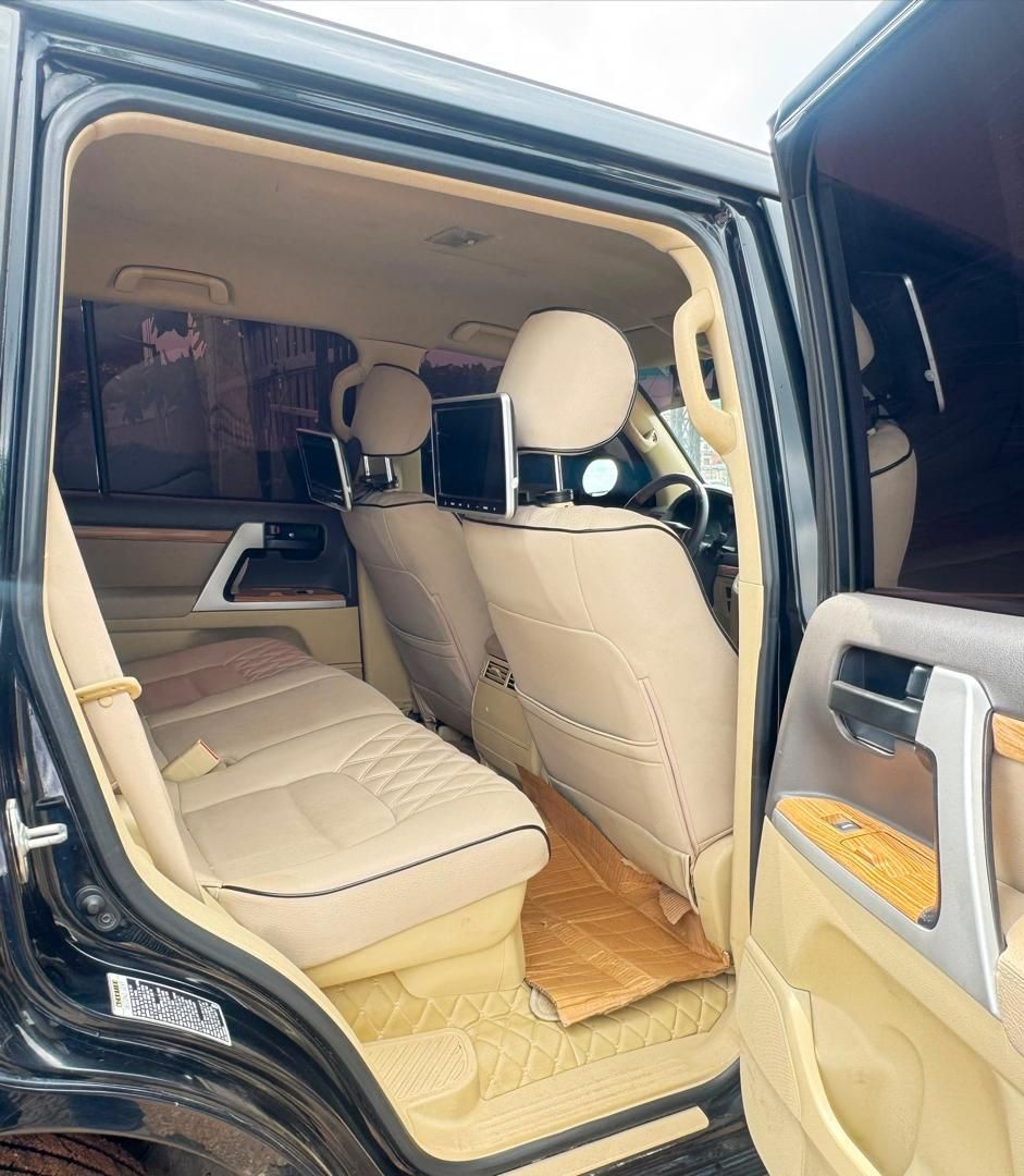 Vehicle - Image 7