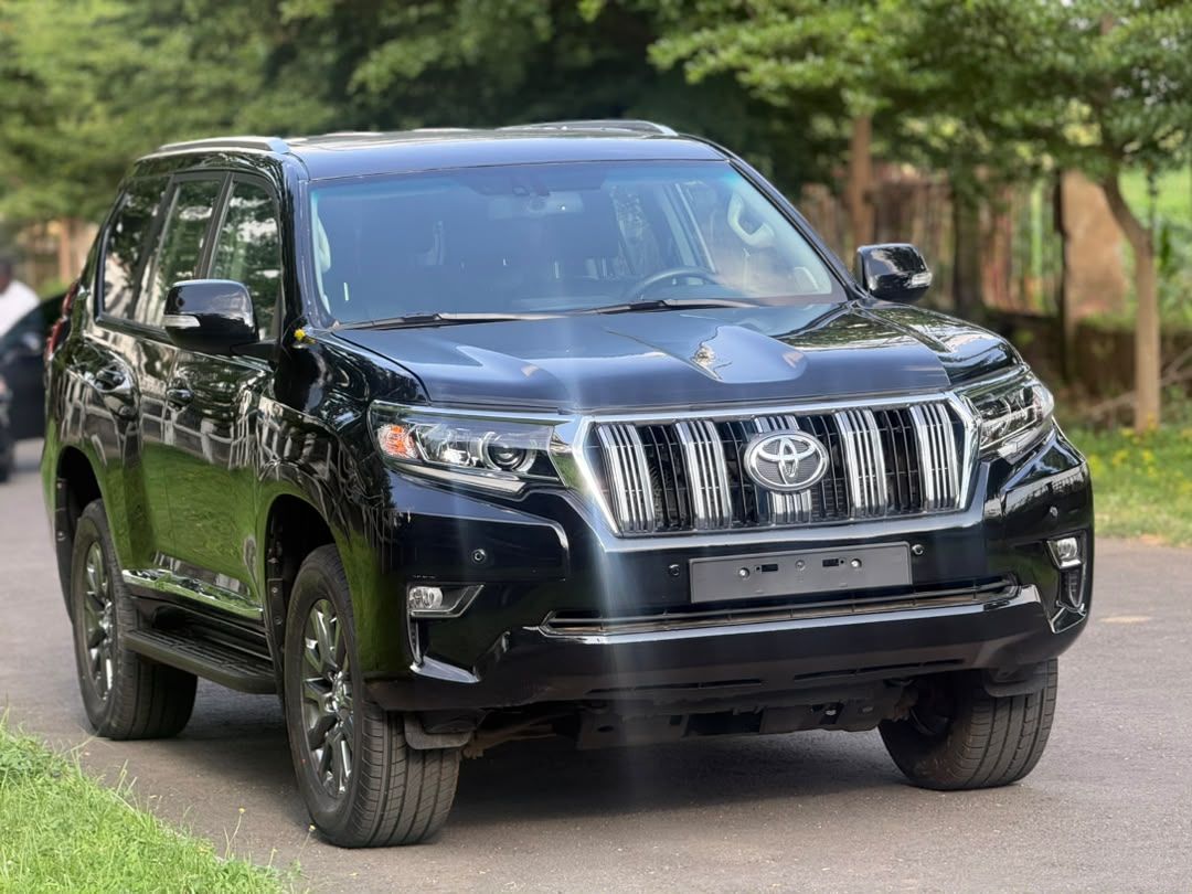 2016 Toyota Land Cruiser - Image 1