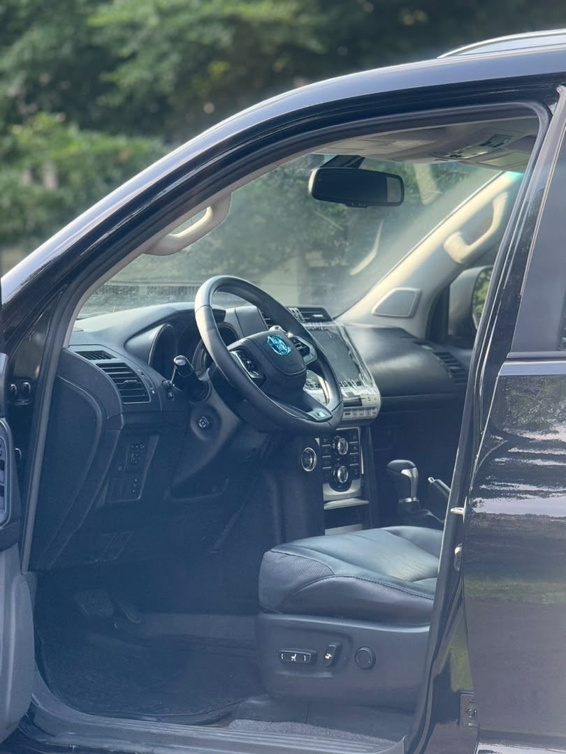Vehicle - Image 4