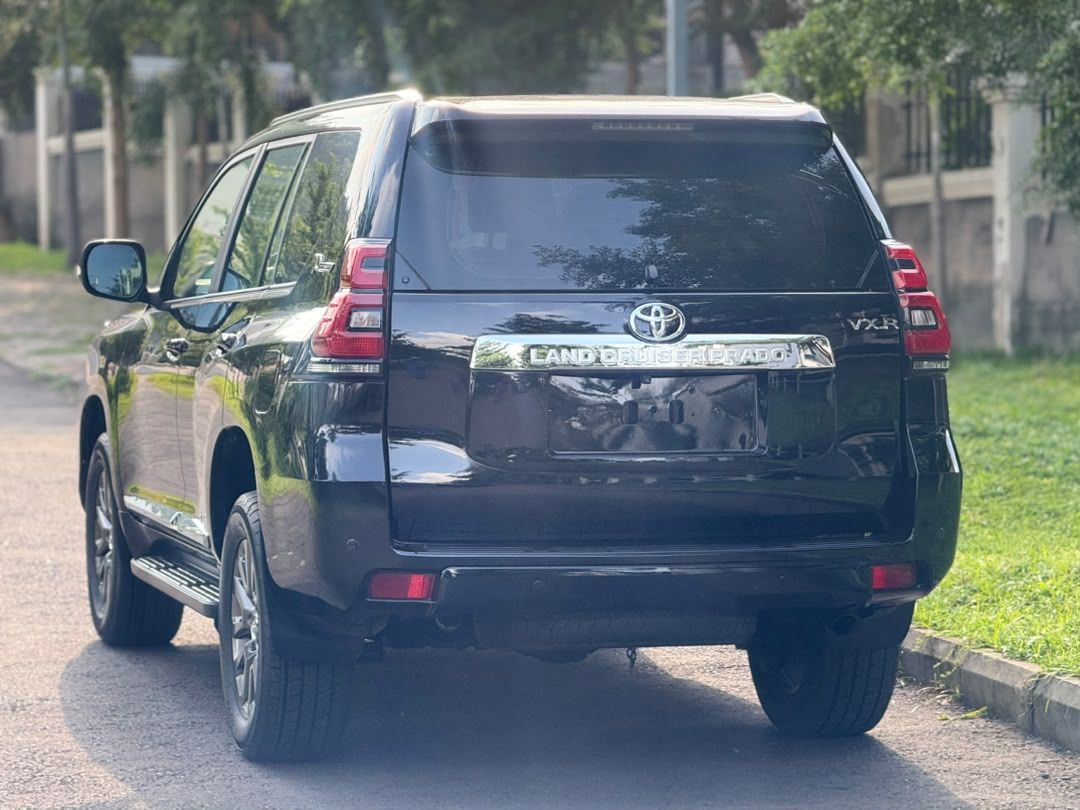 Vehicle - Image 9