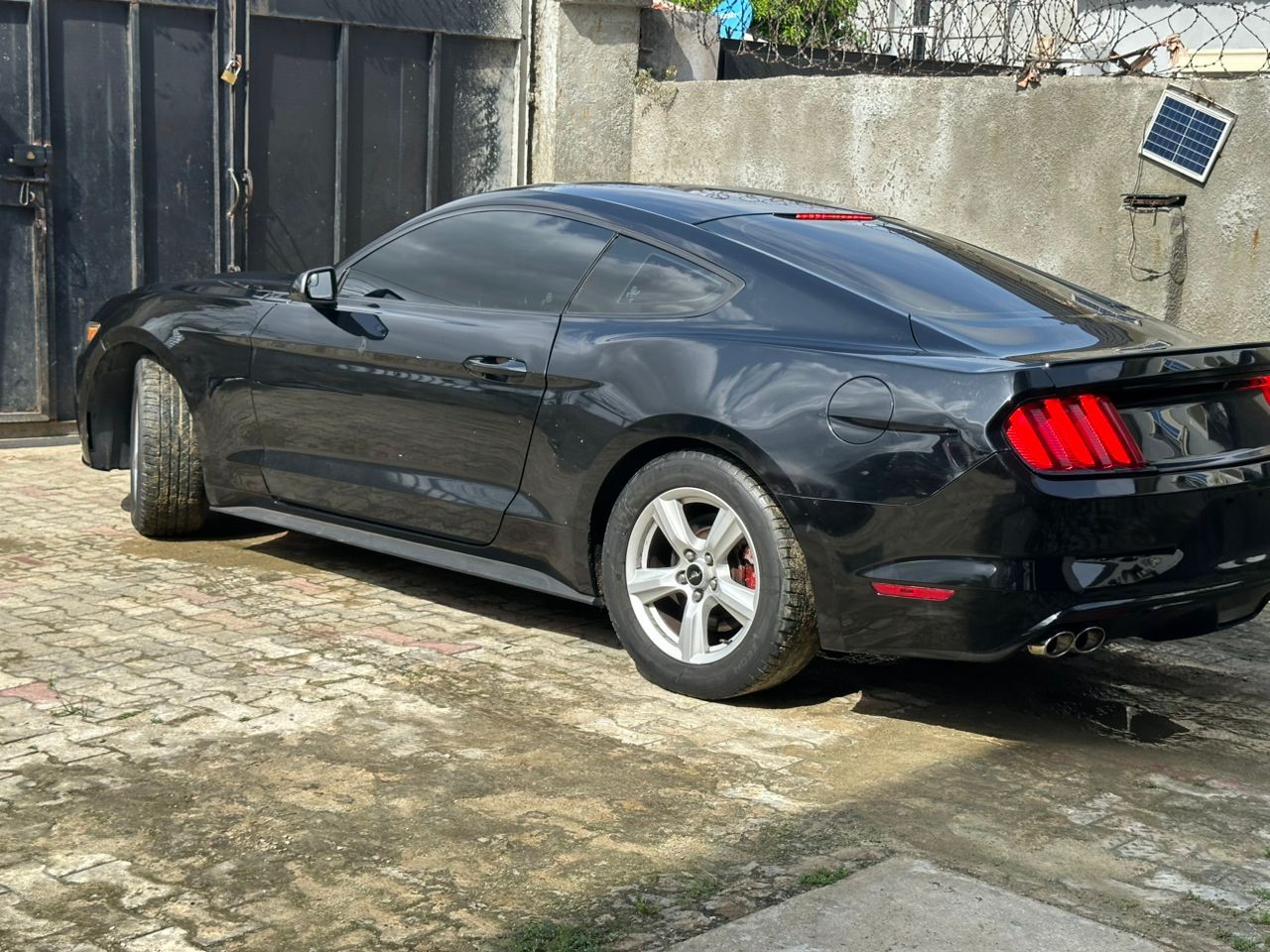 Vehicle - Image 9