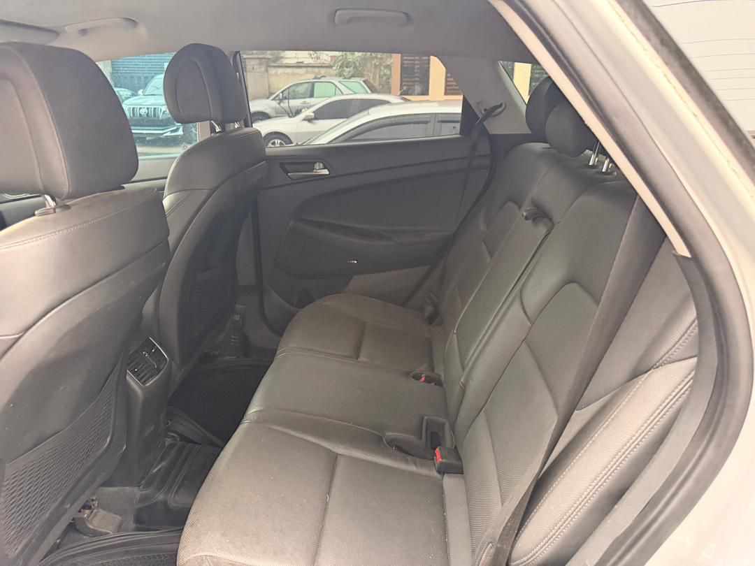 Vehicle - Image 11