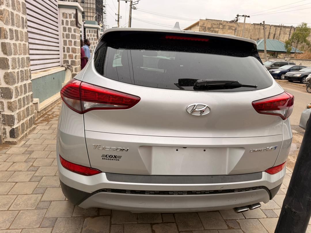 Vehicle - Image 5