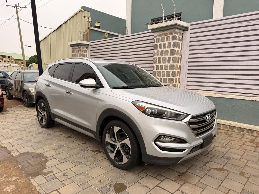 Vehicle - Image 9
