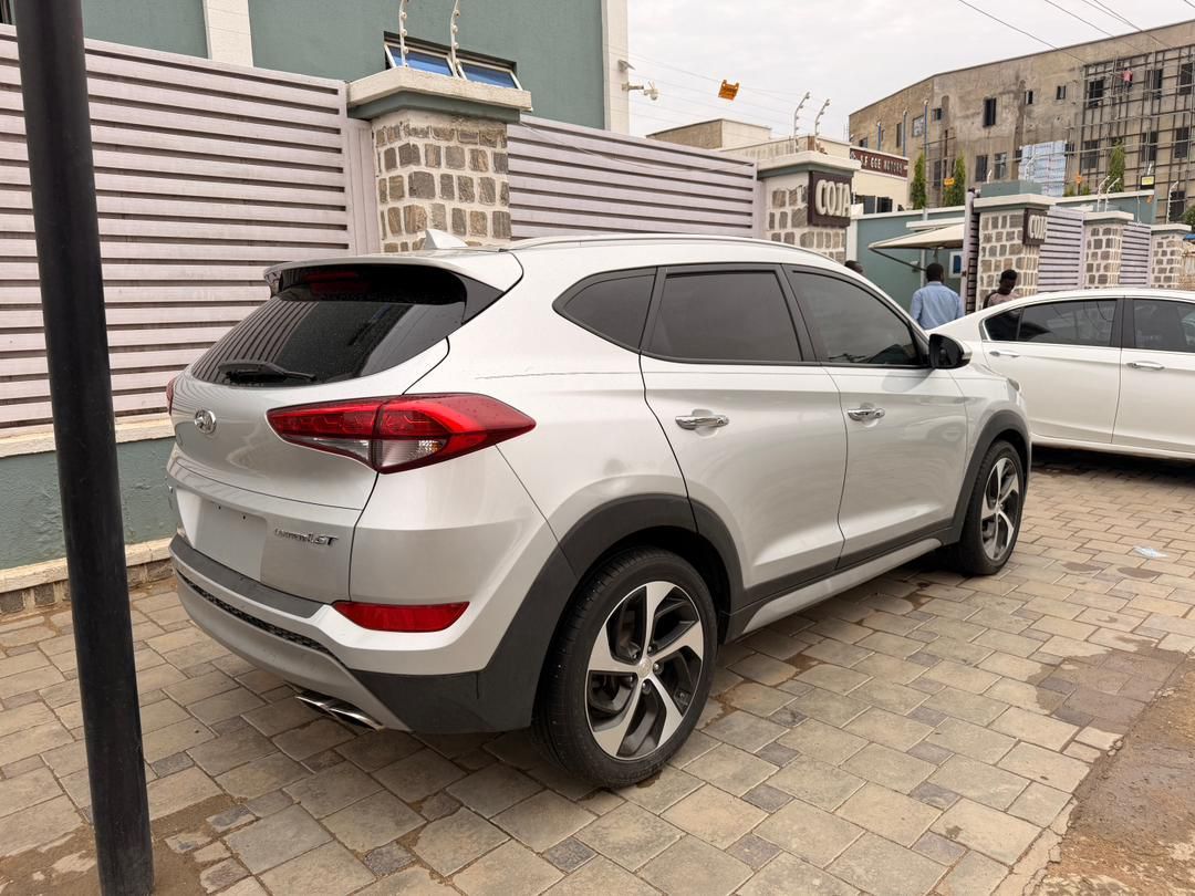 Vehicle - Image 3