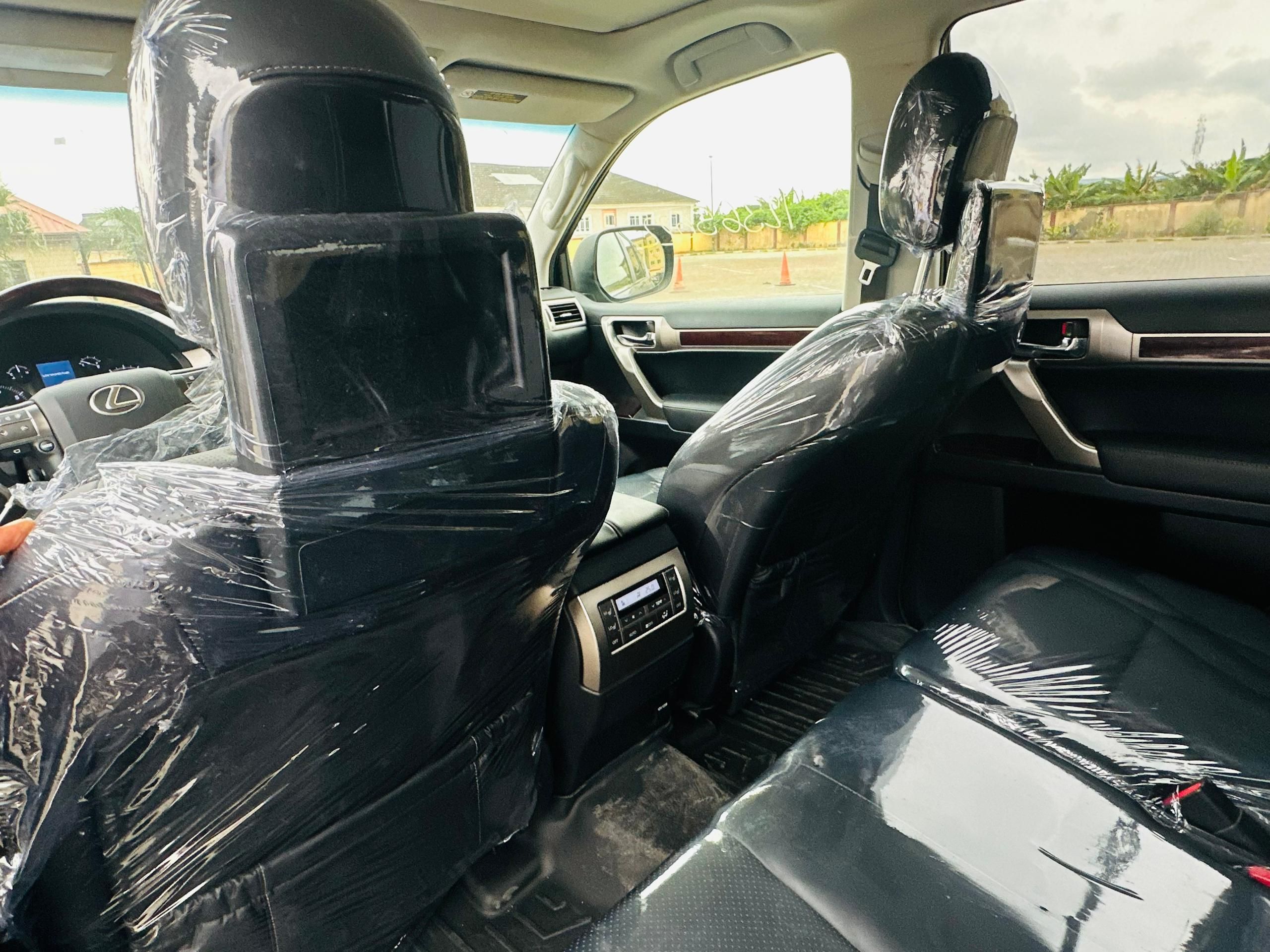 Vehicle - Image 10