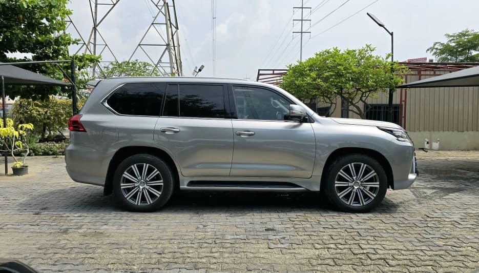 Vehicle - Image 17