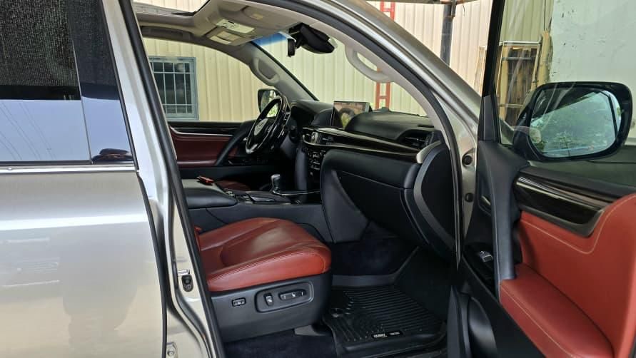 Vehicle - Image 6