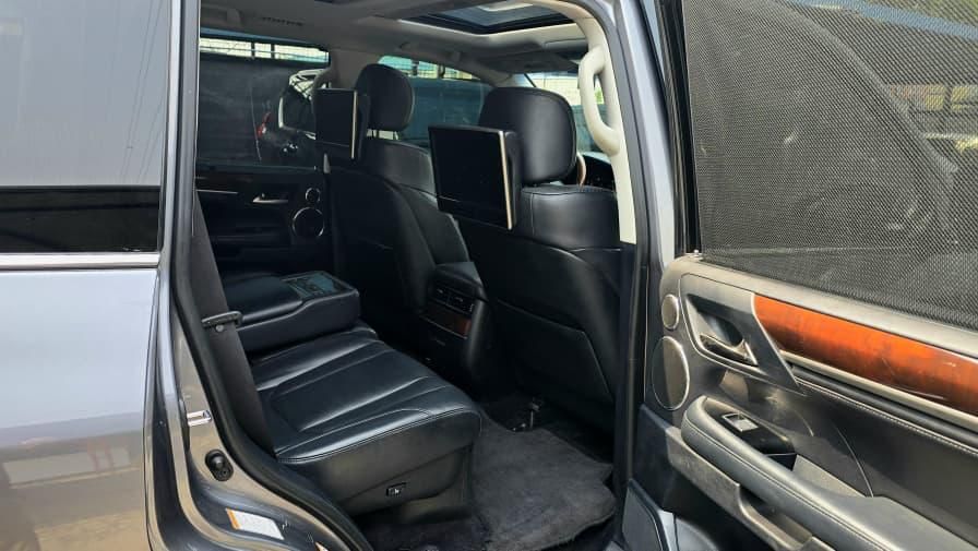 Vehicle - Image 12
