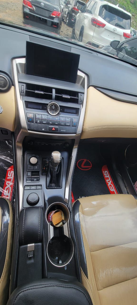 Vehicle - Image 16
