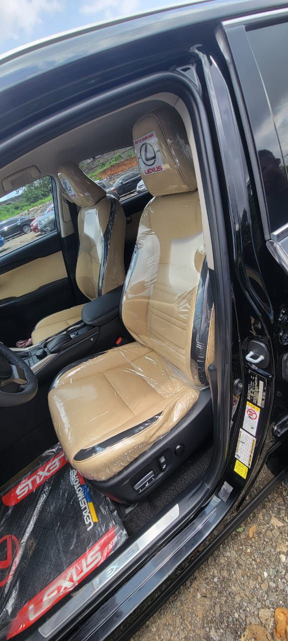 Vehicle - Image 8