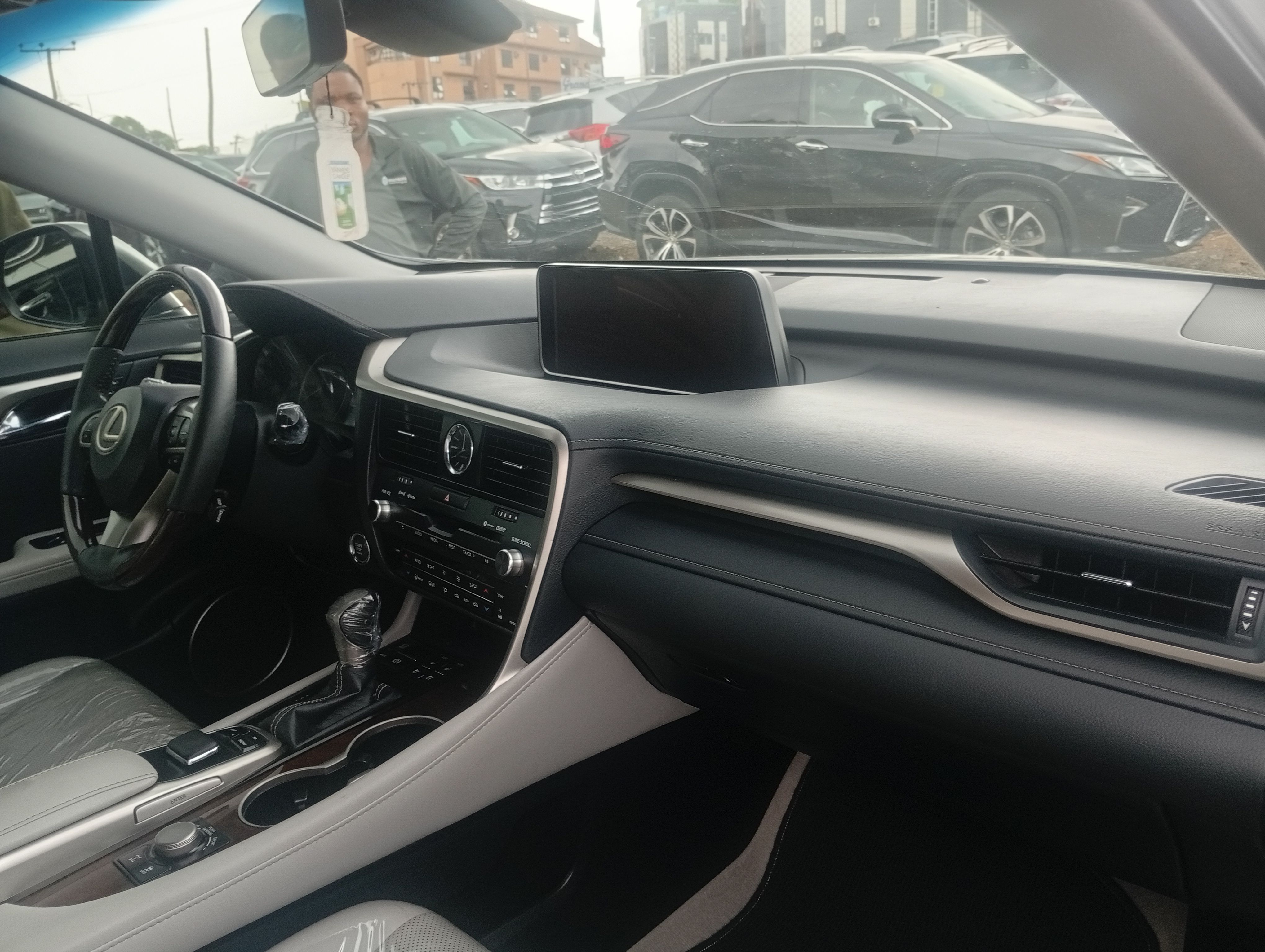 Vehicle - Image 12