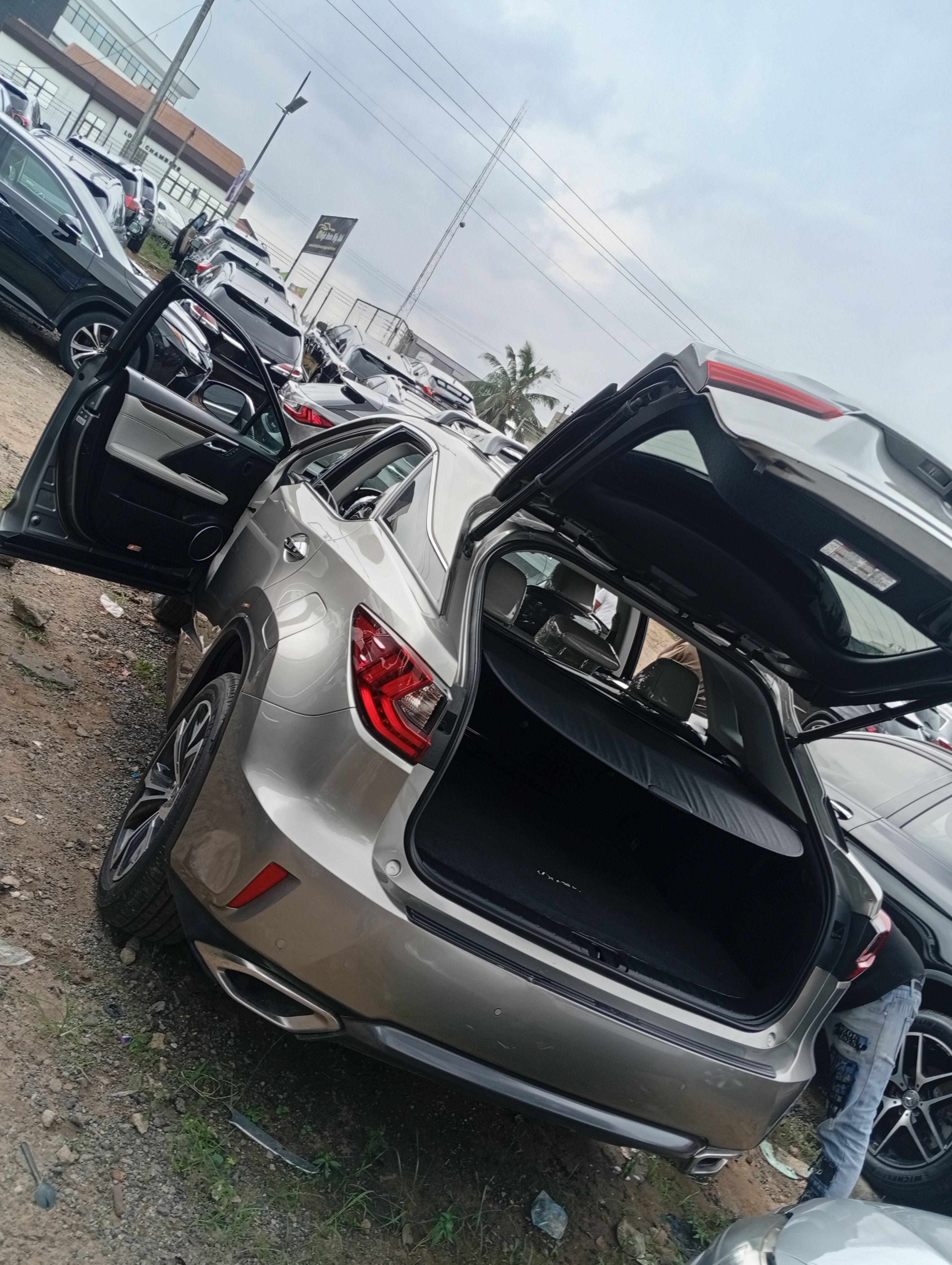 Vehicle - Image 3