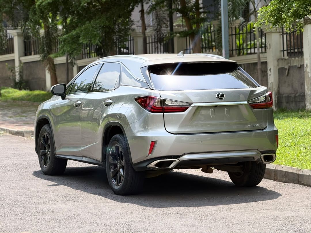 Vehicle - Image 6