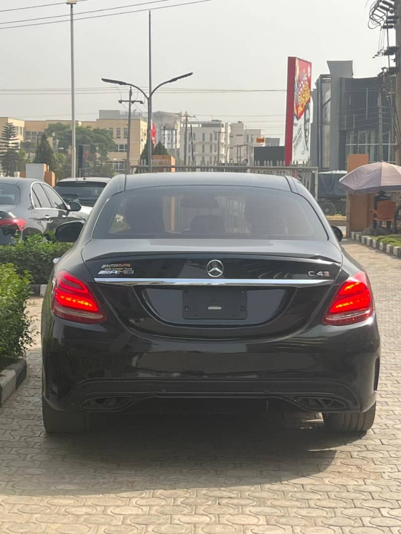 Vehicle - Image 10