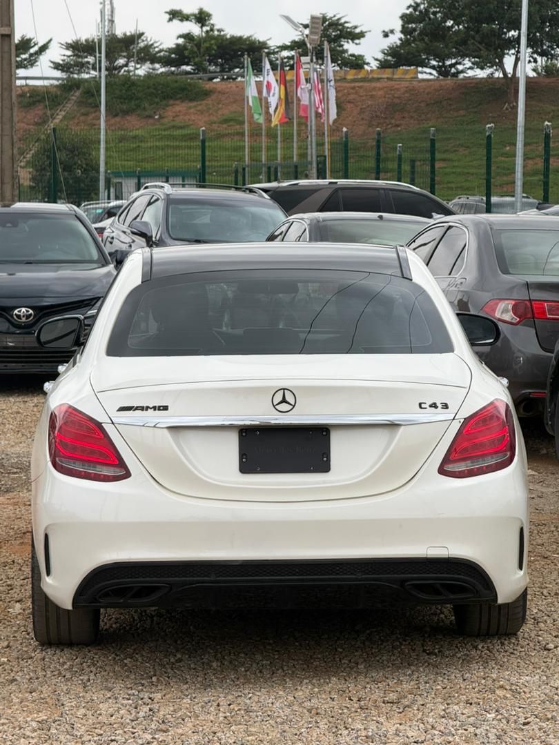 Vehicle - Image 6