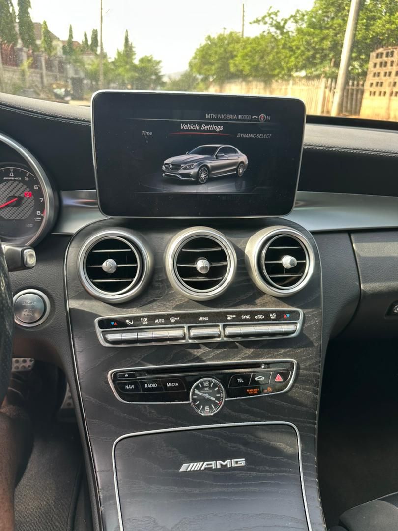 Vehicle - Image 19