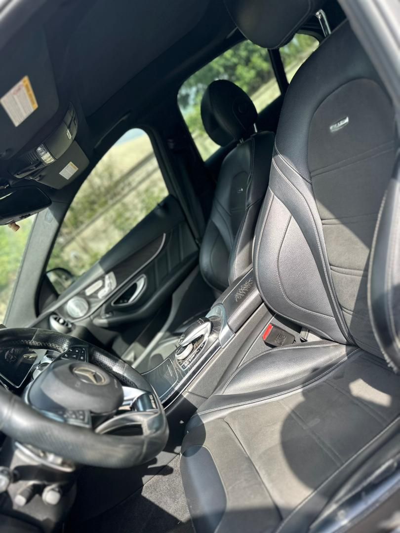 Vehicle - Image 18