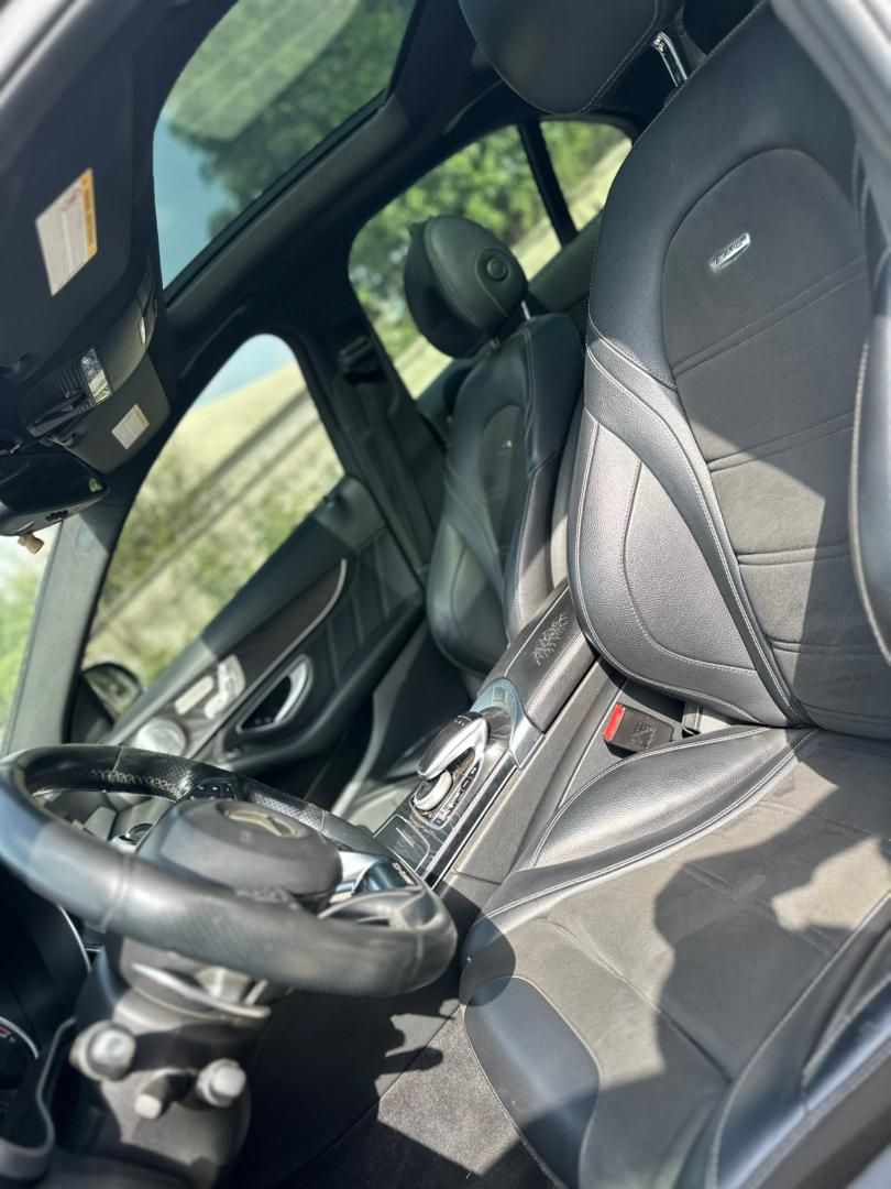 Vehicle - Image 9