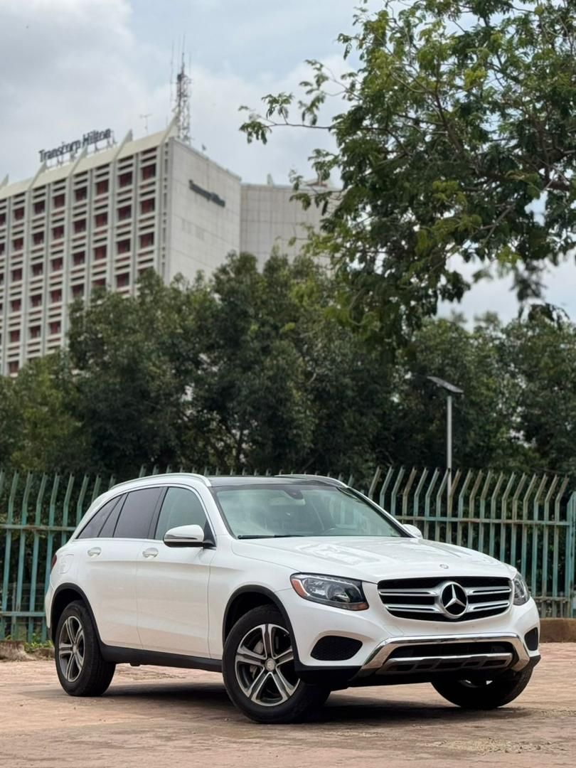 2017 Mercedes-Benz GLC 300 - Image 1
