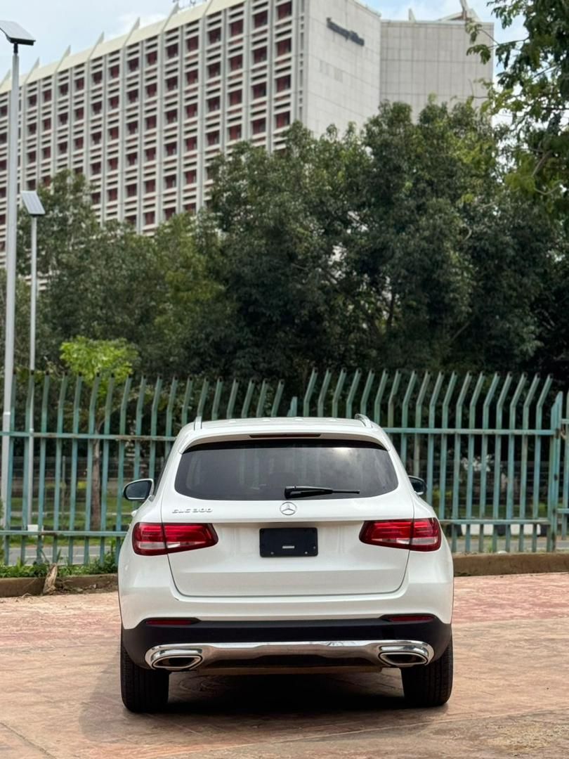 Vehicle - Image 6